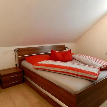 Miniappartement Zini Apartman