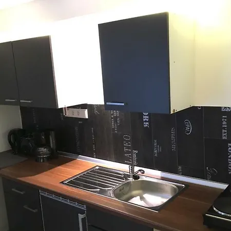 Miniappartement Zini アパート リンドラー